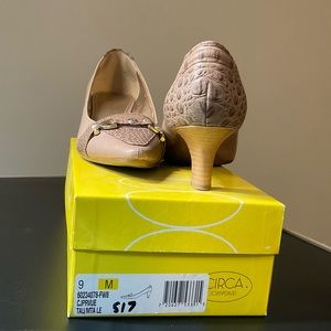 CIRCA Joan & David Women’s Taupe Heels